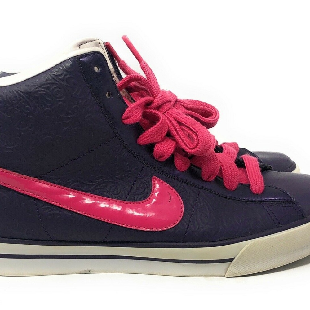 Nike Hi Tops Size 7.5 Womens Sneakers Basketball